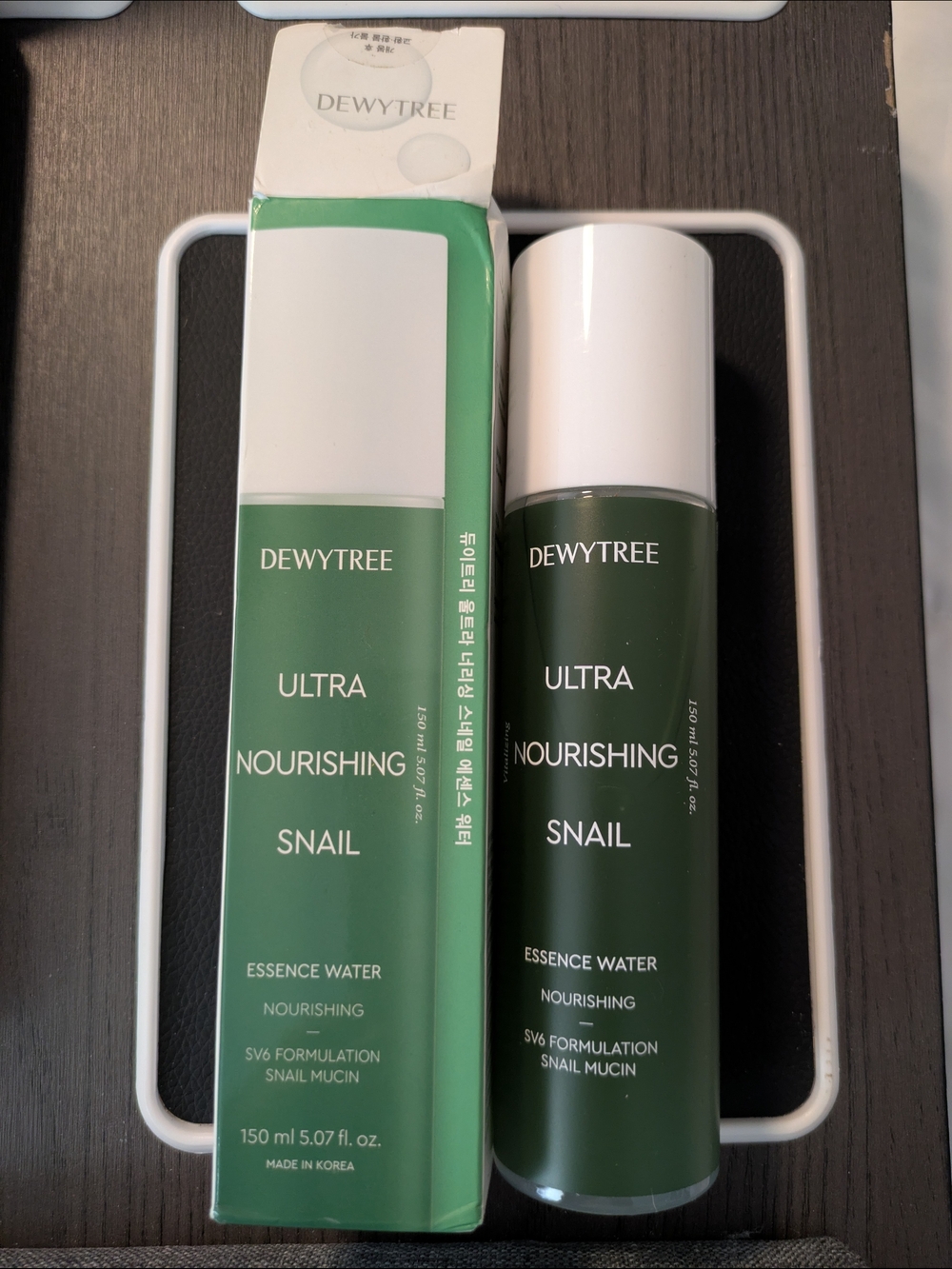 Dewytree Ultra Nourishing Snail Essence Water — Green